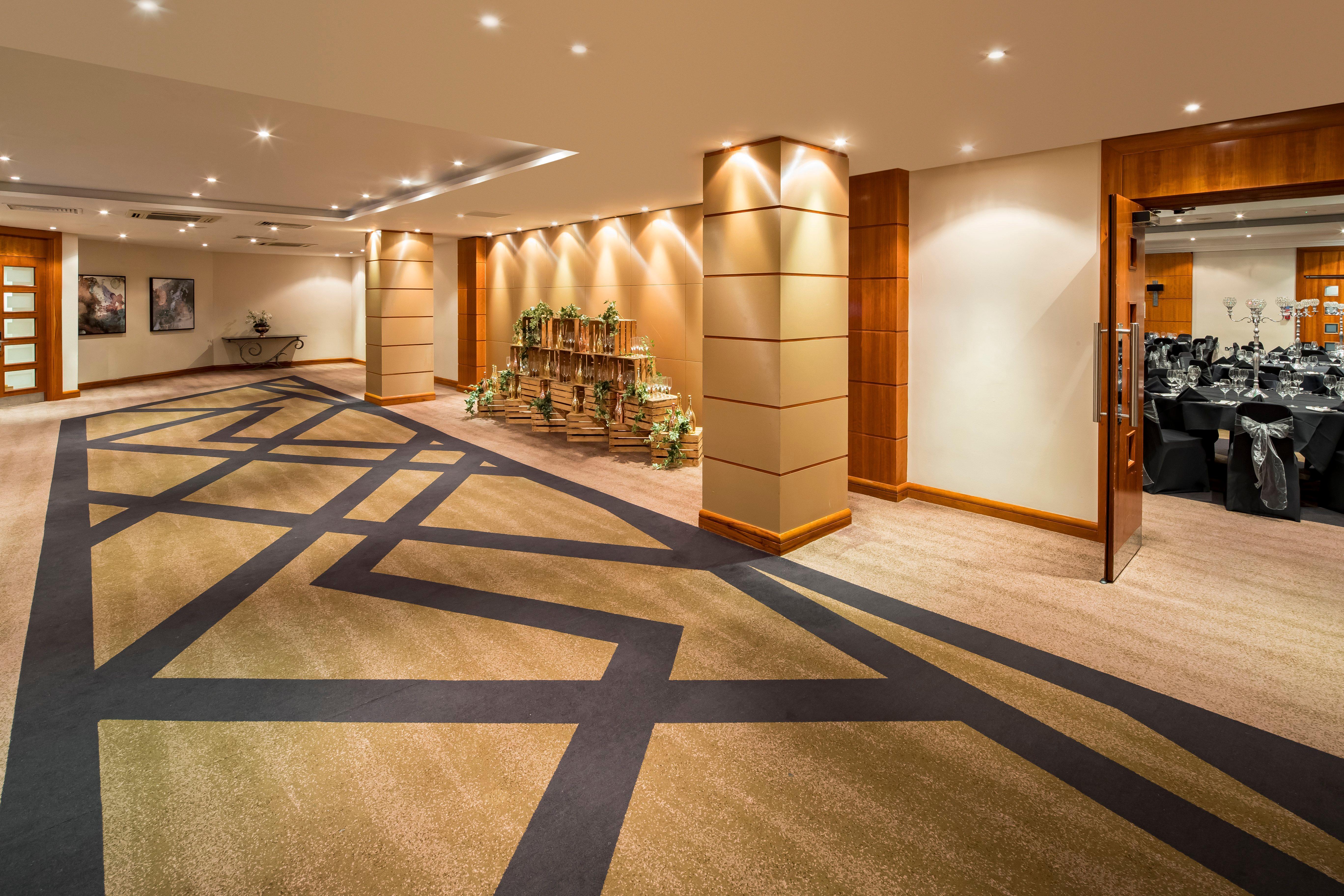 Crowne Plaza Nottingham By Ihg Hotel Exterior photo